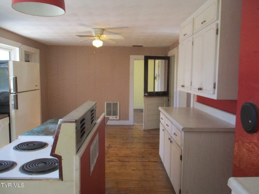 Photo #2: 16727 Highlands Parkway