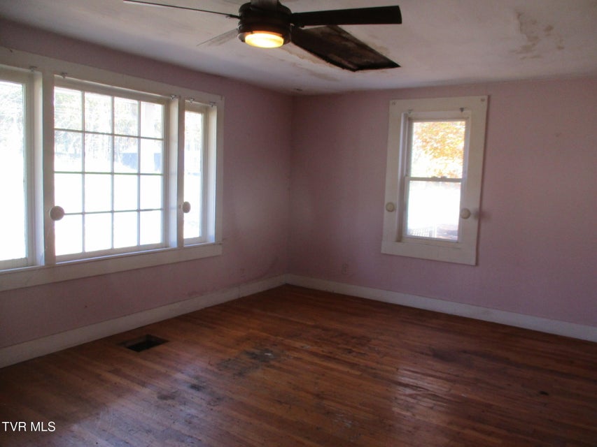 Photo #4: 16727 Highlands Parkway