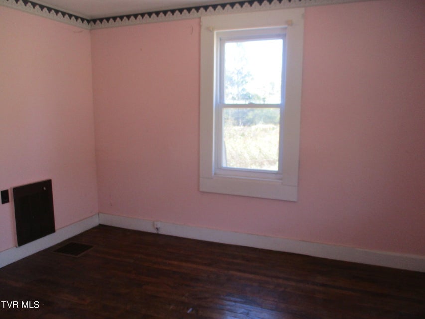 Photo #5: 16727 Highlands Parkway