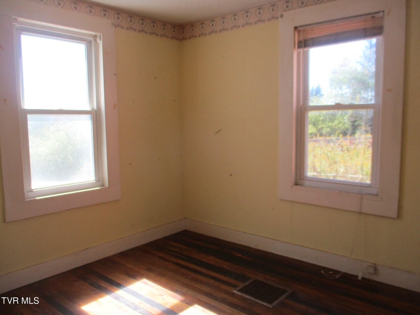 Photo #6: 16727 Highlands Parkway