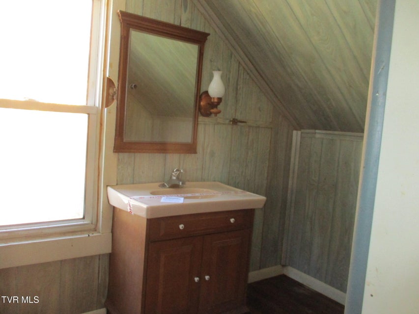 Photo #9: 16727 Highlands Parkway