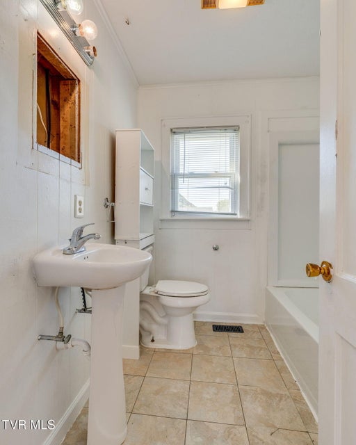 Photo #14: 1227 Broad Street