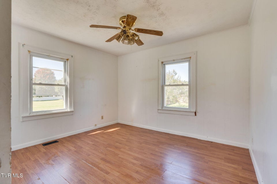 Photo #15: 1227 Broad Street