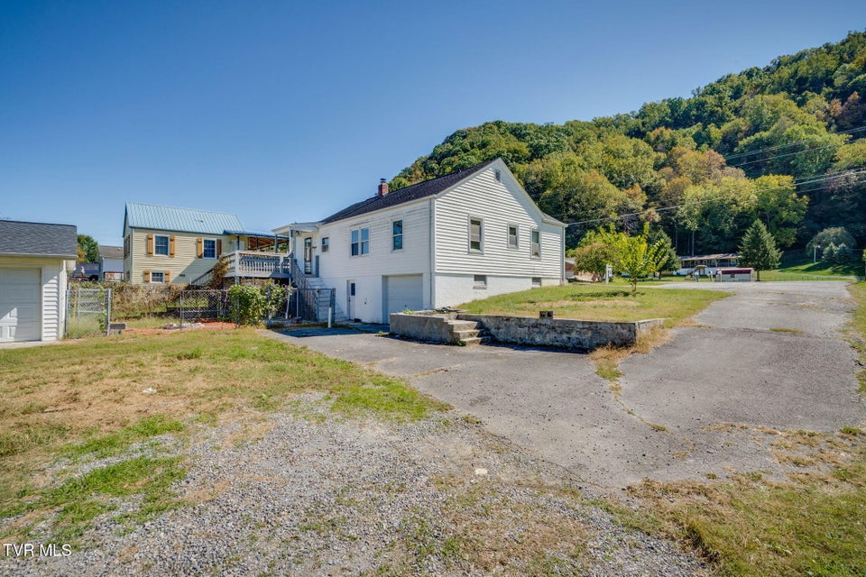 Photo #26: 1227 Broad Street