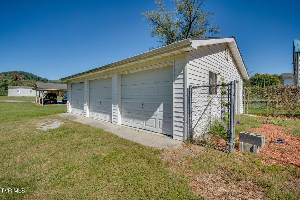 Photo #29: 1227 Broad Street