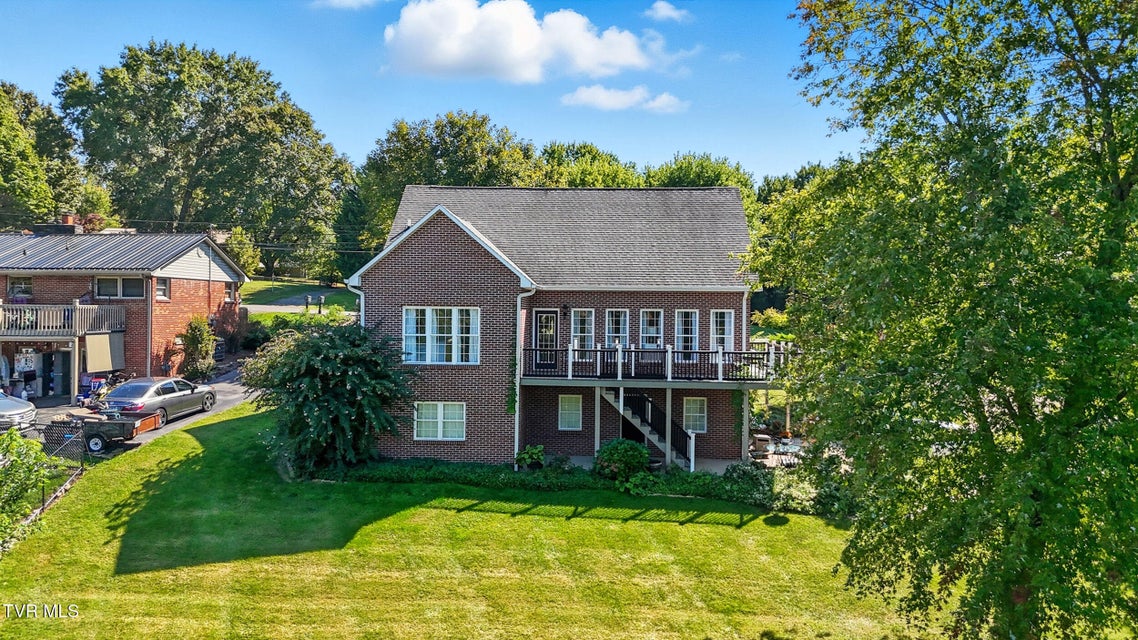 Photo #5: 290 Lakeview Drive