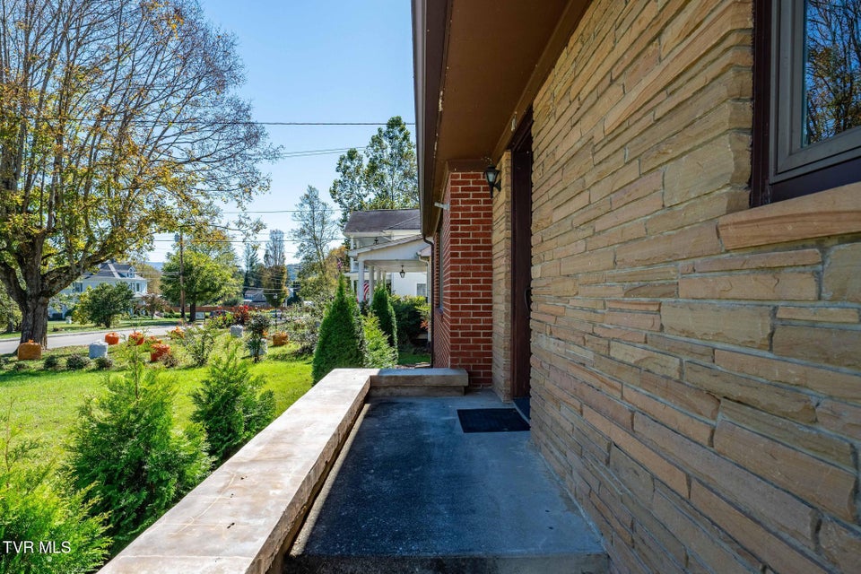 Photo #5: 401 Church Street