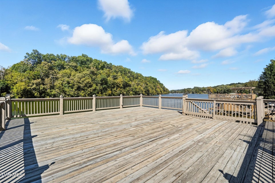Photo #12: 290 Lakeview Drive