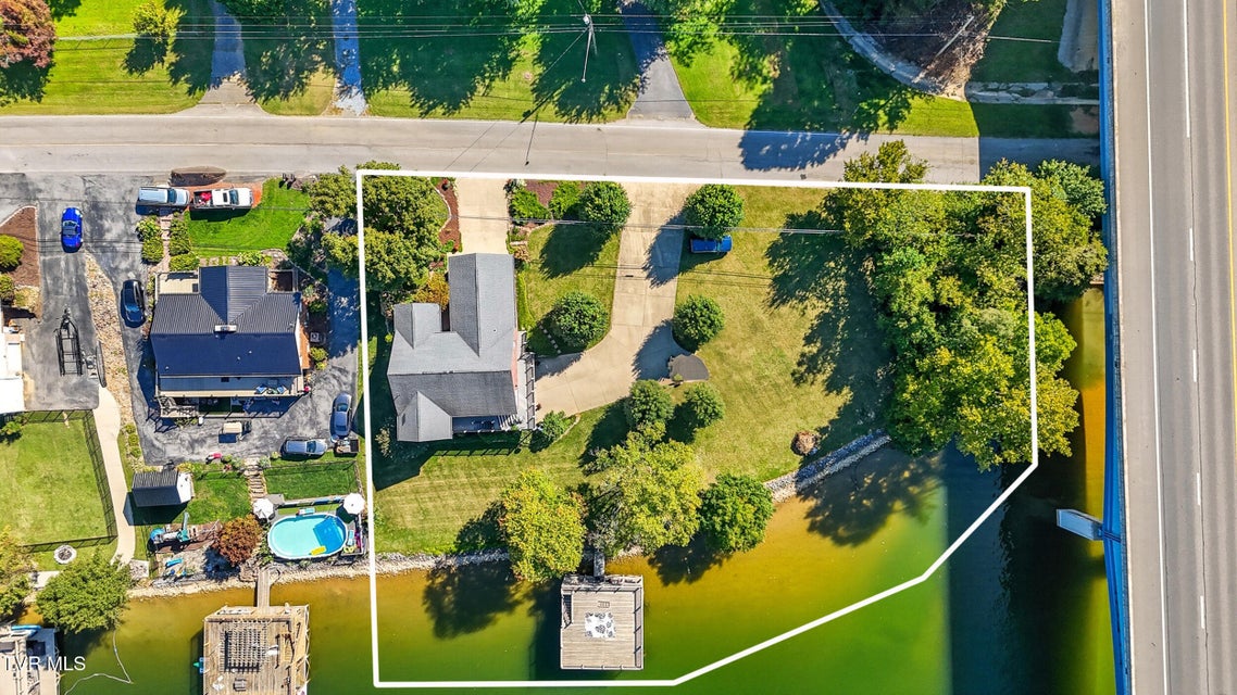 Photo #6: 290 Lakeview Drive