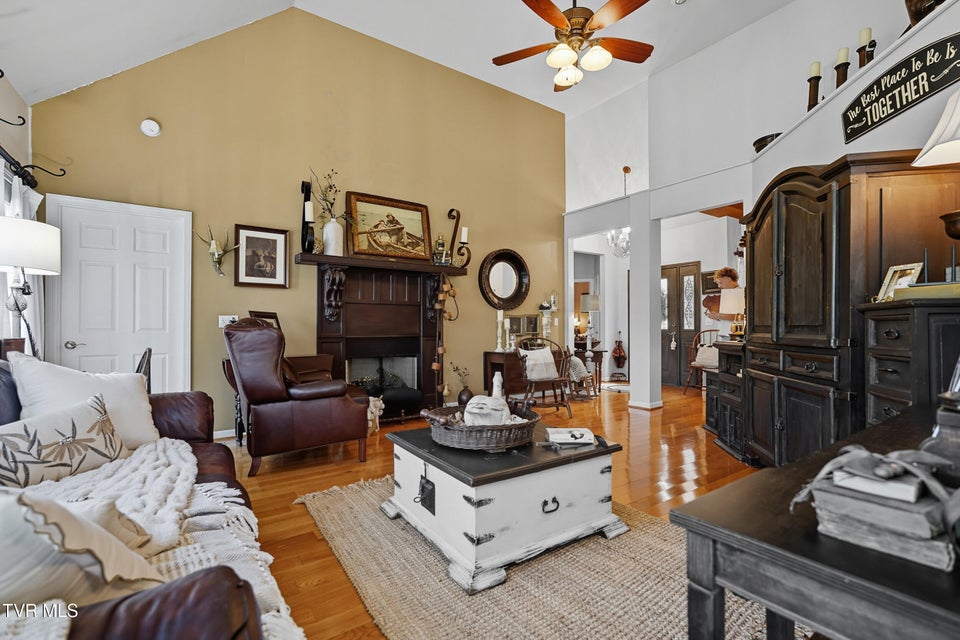 Photo #19: 290 Lakeview Drive