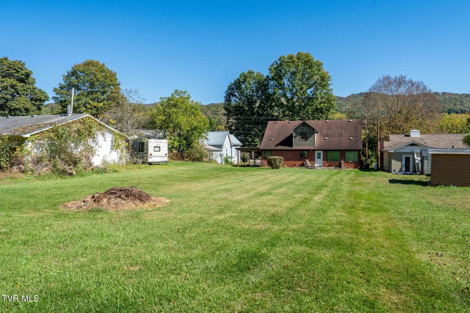 Photo #17: 401 Church Street