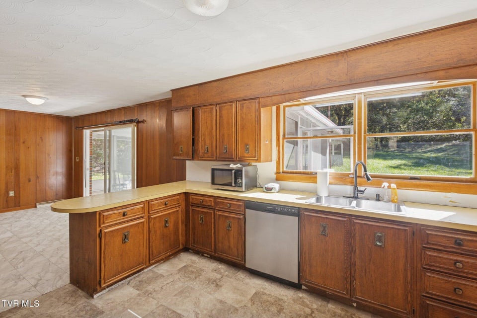 Photo #29: 21466 Us Highway 58 