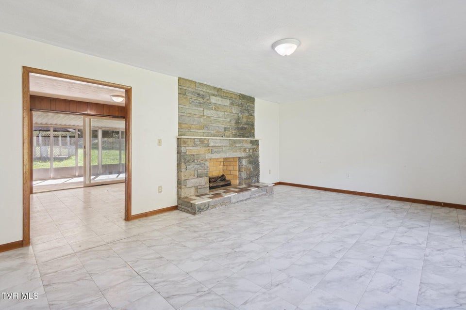 Photo #25: 21466 Us Highway 58 