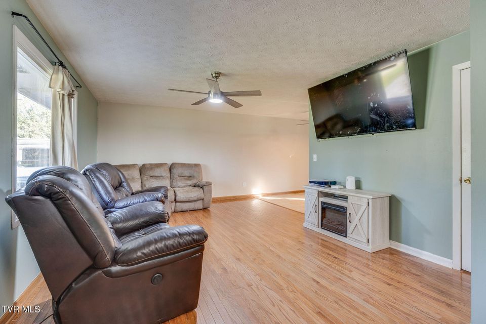 Photo #5: 105 Hedge Drive