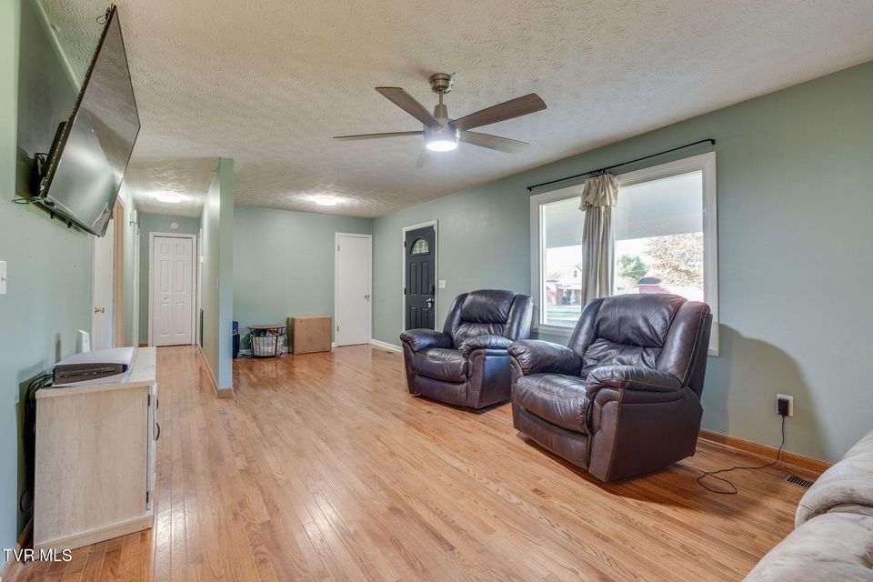 Photo #6: 105 Hedge Drive