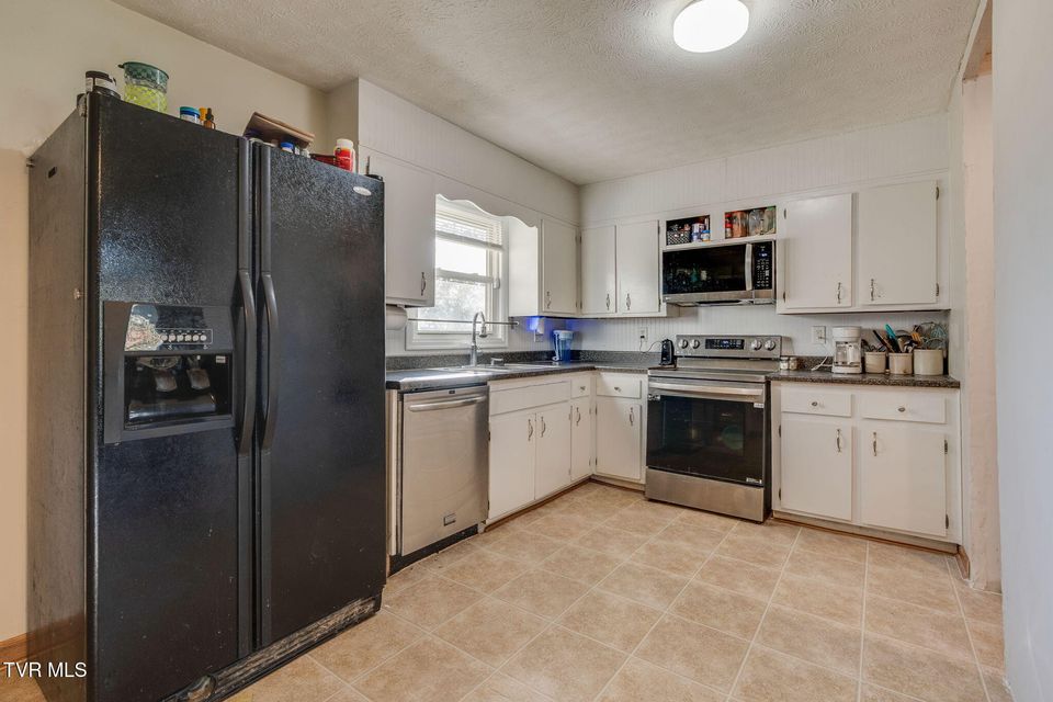 Photo #9: 105 Hedge Drive