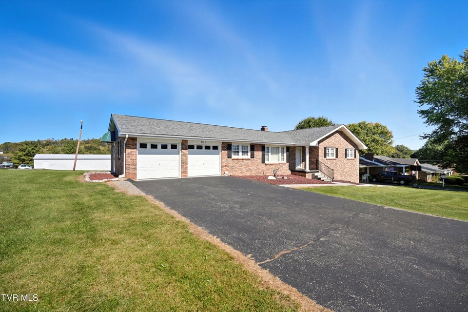 Photo #4: 100 Stone Drive