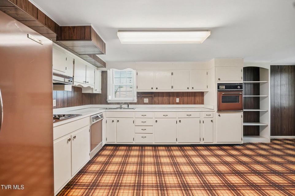 Photo #31: 100 Stone Drive