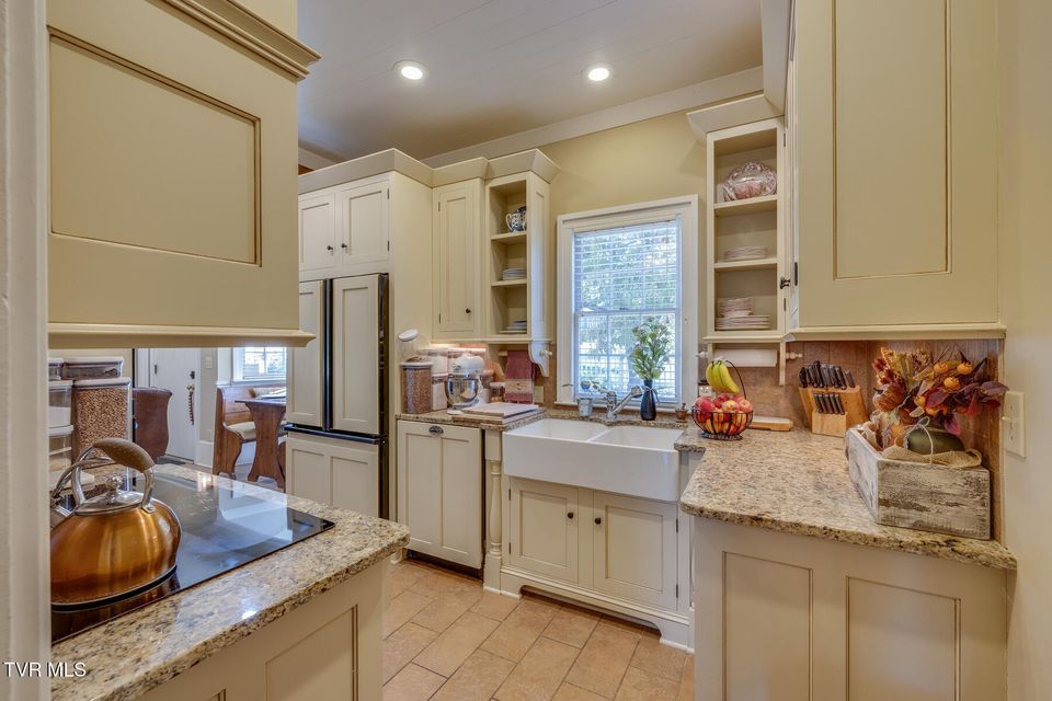 Photo #8: 1549 Highway 126 