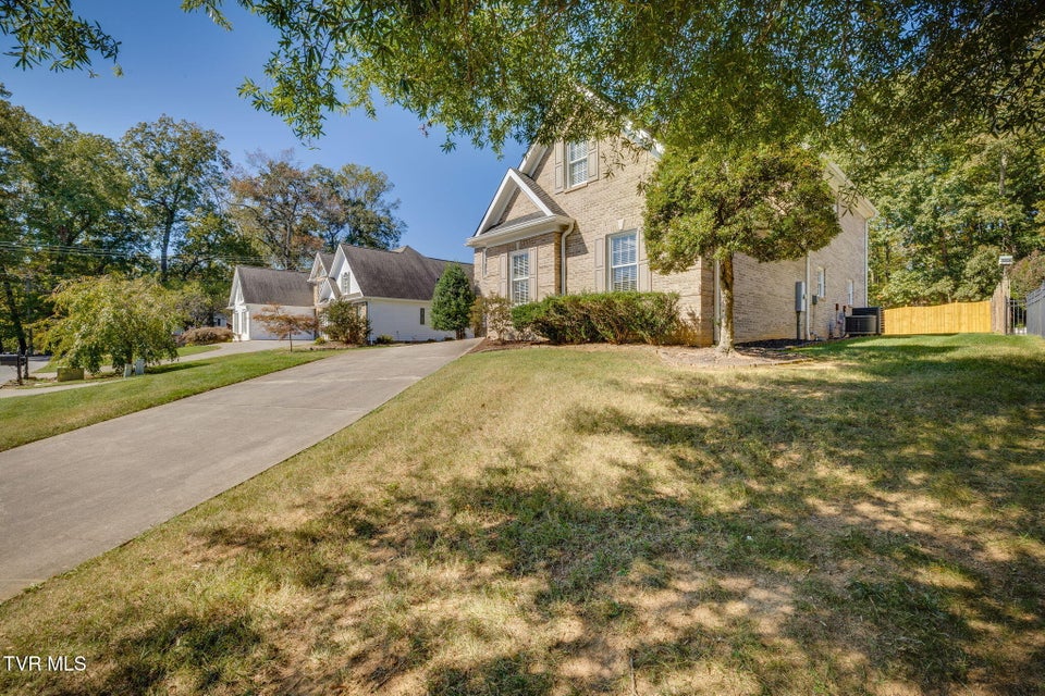 Photo #5: 205 Rosehaven Court