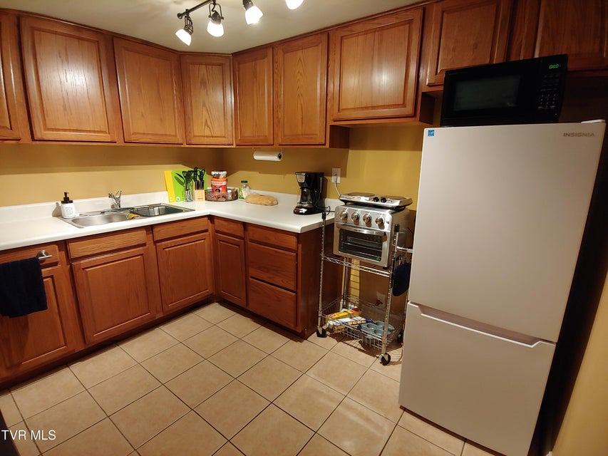 Photo #32: 364 Max Jett Road