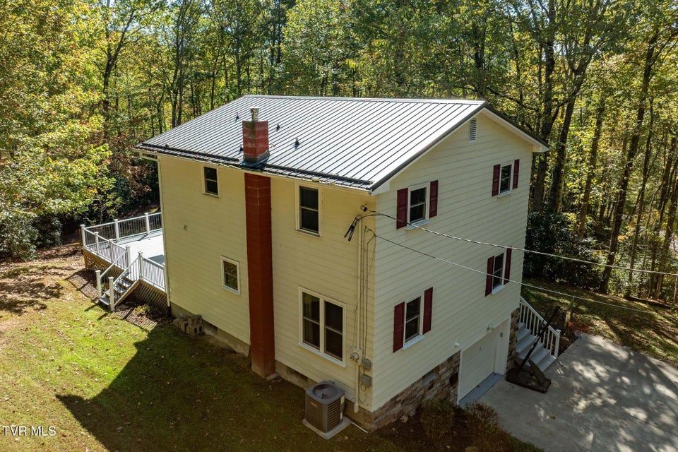 Photo #8: 2028 Shingletown Road