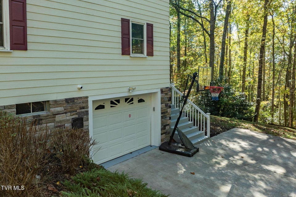 Photo #9: 2028 Shingletown Road