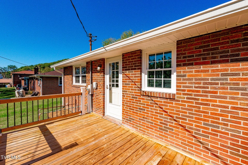 Photo #21: 244 Chapel Street