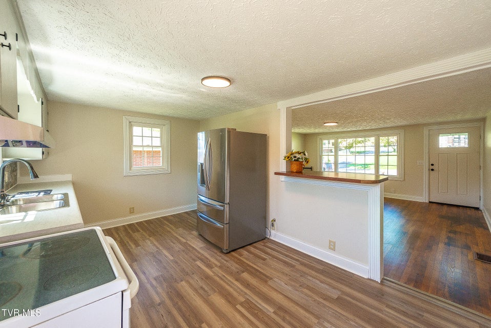 Photo #9: 244 Chapel Street