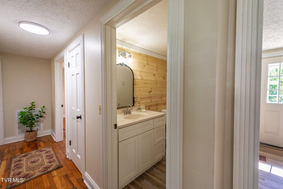 Photo #12: 244 Chapel Street