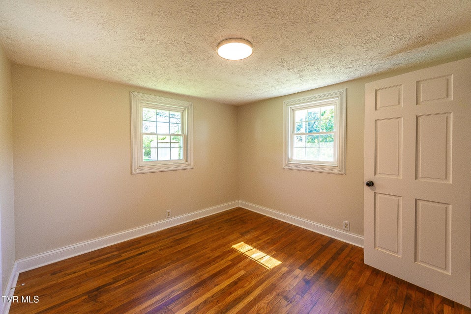 Photo #15: 244 Chapel Street