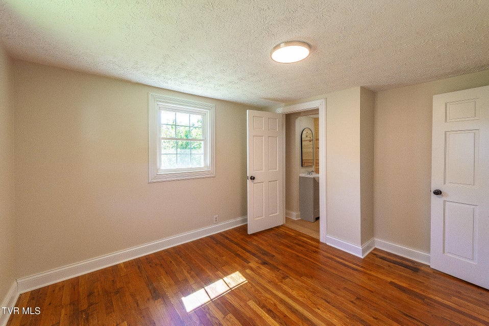 Photo #16: 244 Chapel Street