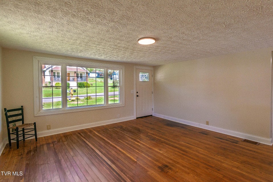 Photo #5: 244 Chapel Street