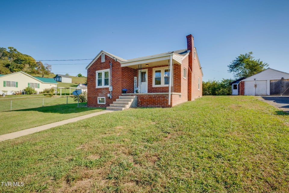 Photo #2: 129 Holcomb Street