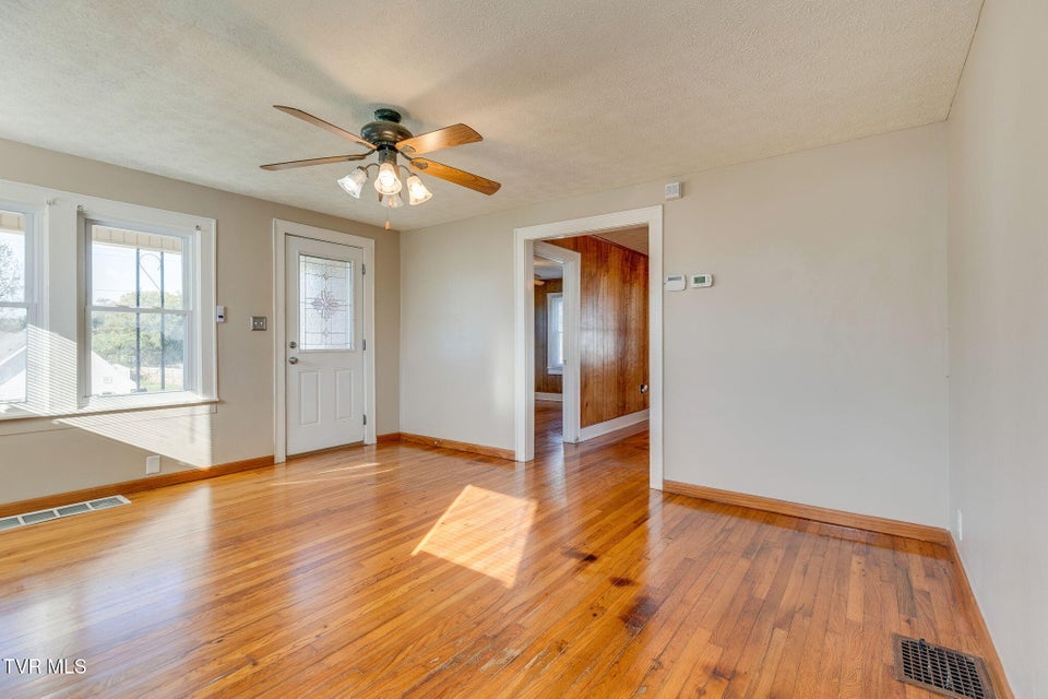 Photo #7: 129 Holcomb Street