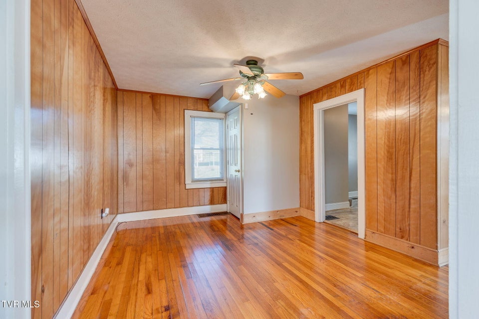 Photo #8: 129 Holcomb Street