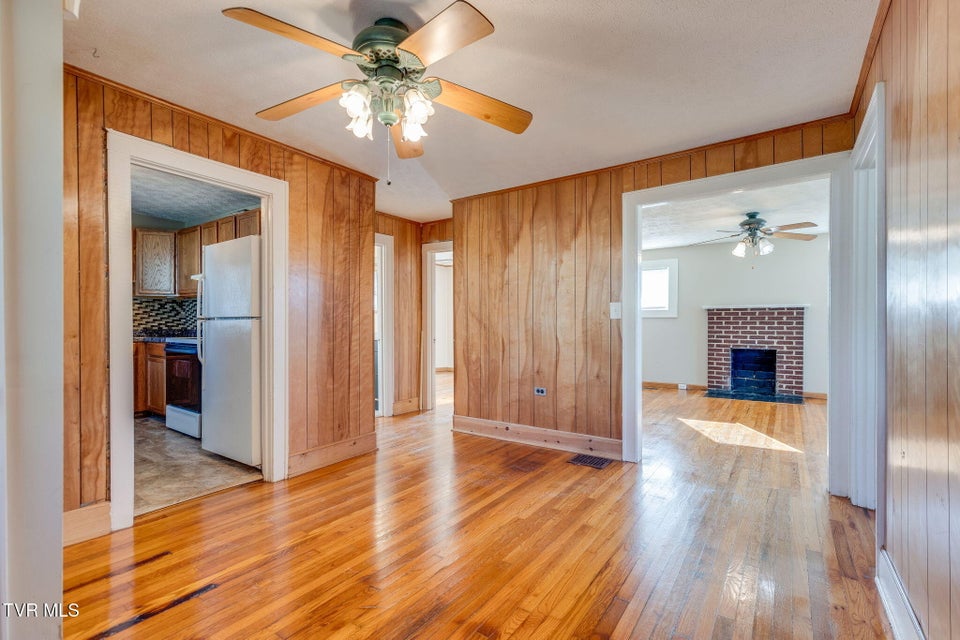 Photo #9: 129 Holcomb Street