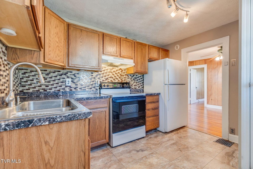 Photo #11: 129 Holcomb Street