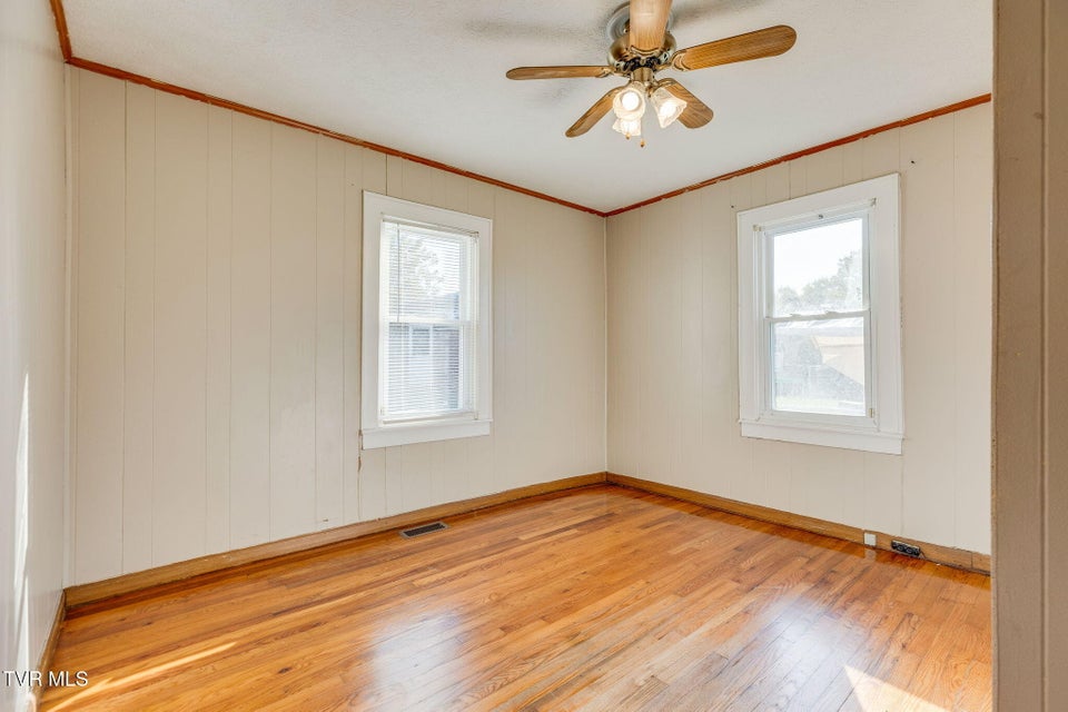 Photo #16: 129 Holcomb Street