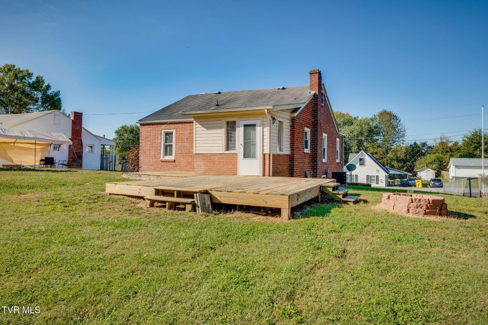 Photo #23: 129 Holcomb Street