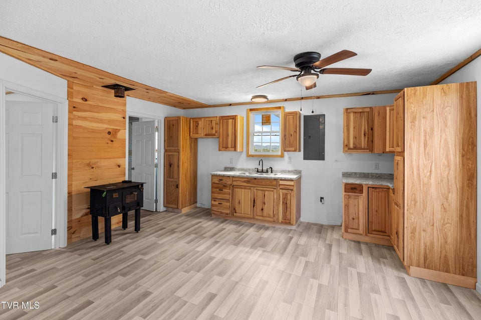 Photo #29: 246 Collingsworth Road