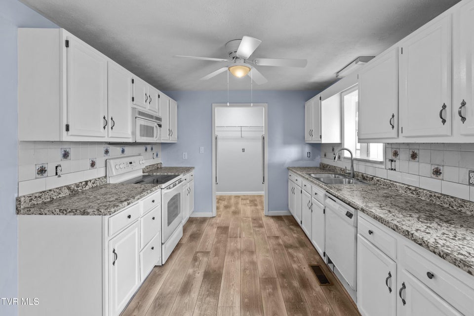 Photo #8: 246 Collingsworth Road