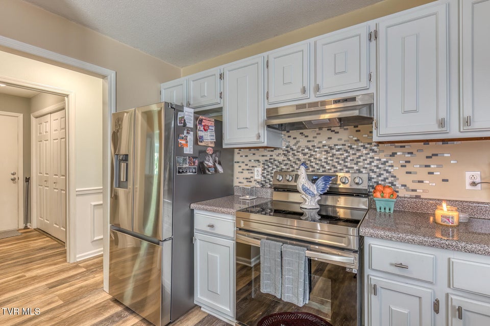 Photo #10: 109 Canterbury Lane