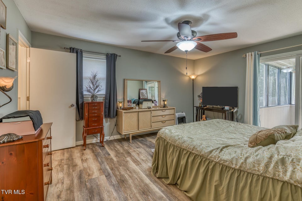 Photo #14: 109 Canterbury Lane