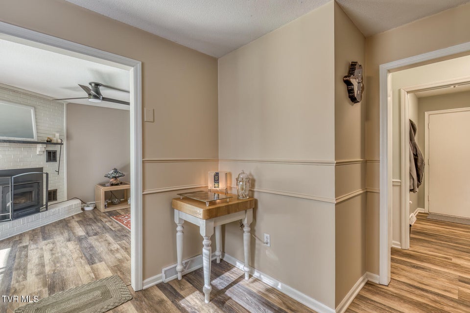 Photo #18: 109 Canterbury Lane