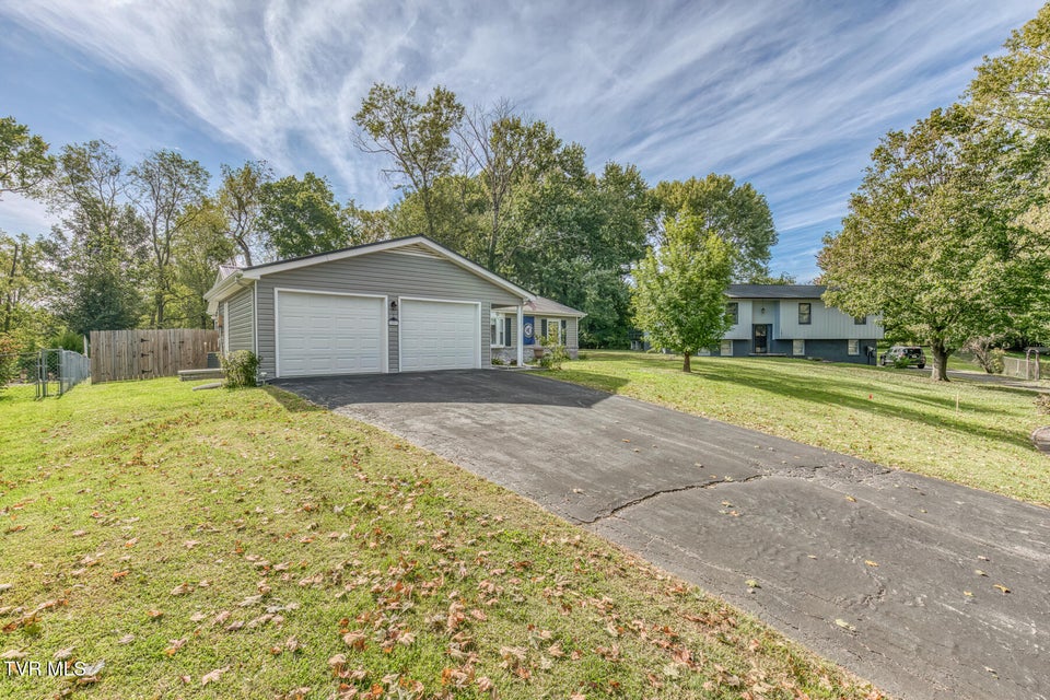 Photo #30: 109 Canterbury Lane