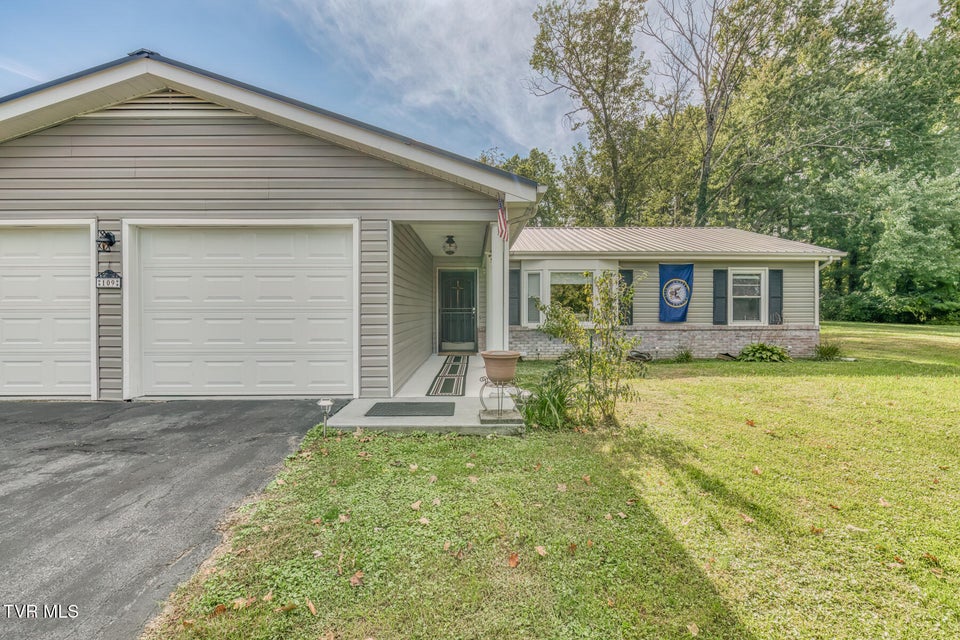 Photo #31: 109 Canterbury Lane