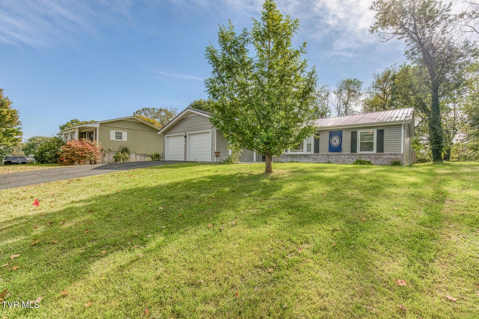 Photo #32: 109 Canterbury Lane