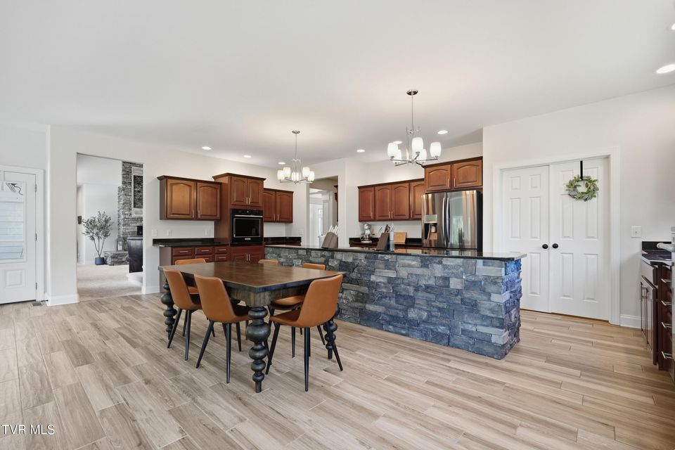 Photo #16: 534 Buckingham Road