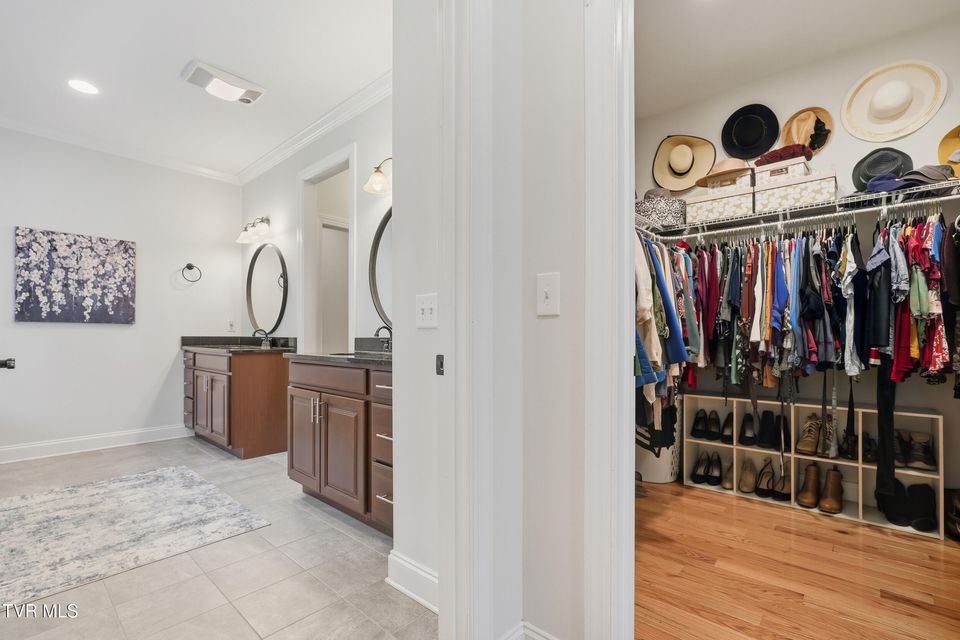 Photo #29: 534 Buckingham Road